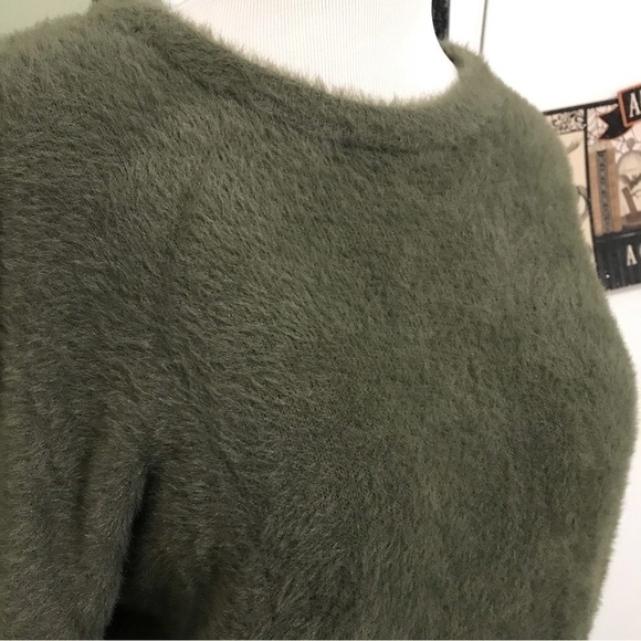Express Green Crewneck Fluffy Sweater Size Small - Picture 4 of 8